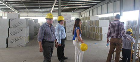 國外客戶來訪華能中天 外墻巖棉板暢銷國內(nèi)外