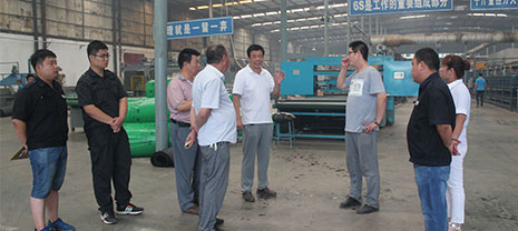 防火巖棉板廠家華能中天各位領(lǐng)導(dǎo)慰問一線員工—炎夏送清涼