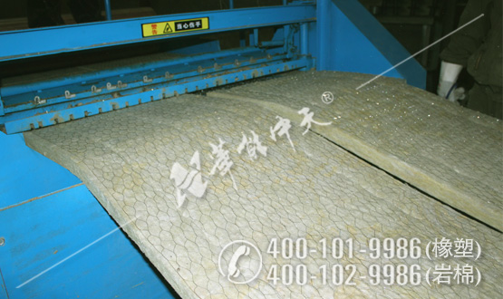 巖棉鐵絲網(wǎng)縫氈